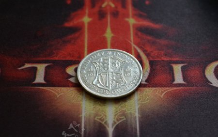 英国半克朗银币图片