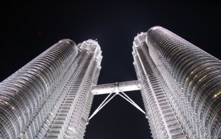 马来西亚双峰塔夜景图片