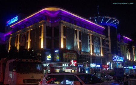 龙州百货商务夜景图片