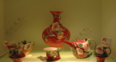 红色陶瓷图片