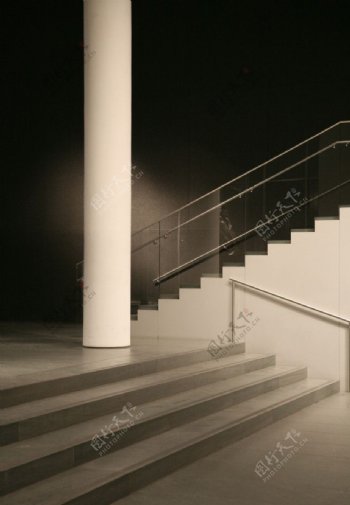 楼梯单纯单色调图片