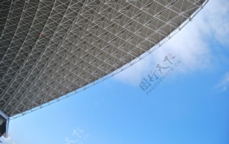 蓝天白云钢结构图片