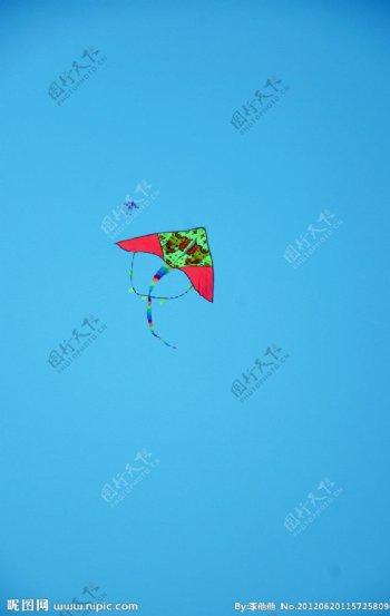 风筝飞上天图片