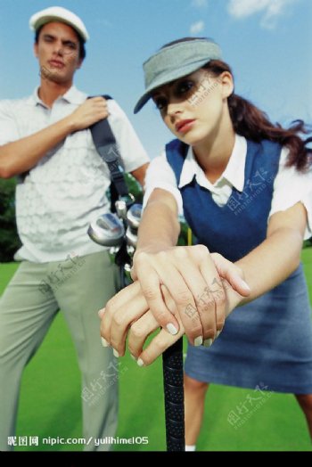 男士女士与高尔夫球图片