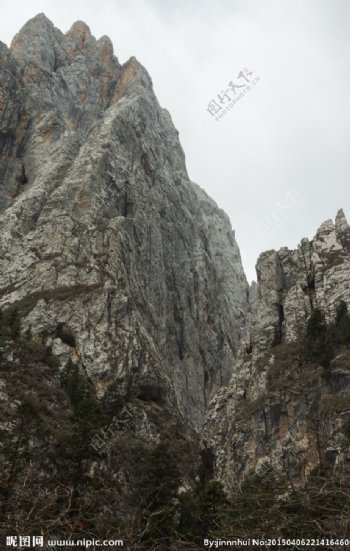 高原深山峡谷图片