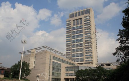 重庆大学主教学楼图片