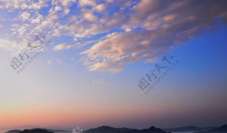 唯美祖山云海图片