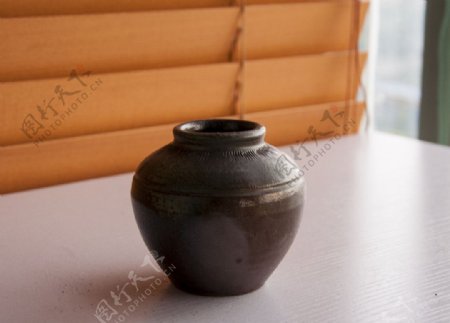 古典陶瓷壶图片