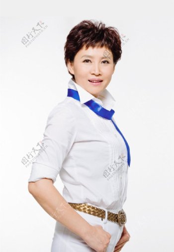 浙江电视台著名主持人范大姐照片图片