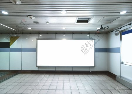 地铁空白广告牌图片