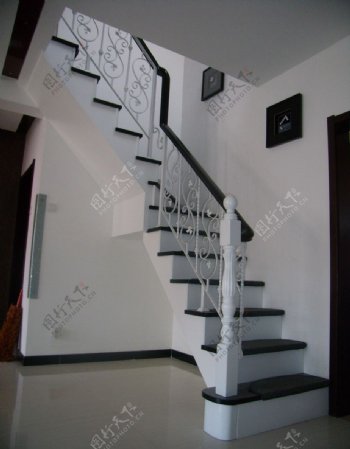 楼梯铁艺护栏图片