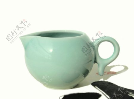 青瓷茶壶图片