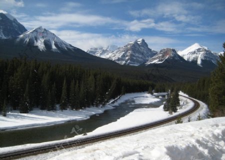 雪山铁路图片