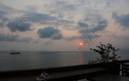 三亚海边的日落图片