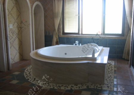 别墅浴室图片