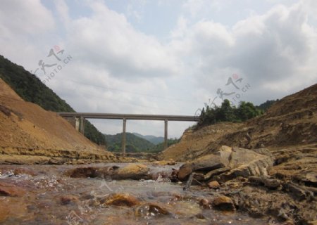 清凉山水库大桥图片