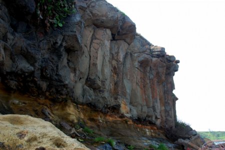 硇洲岛火山石壁图片