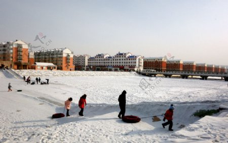 世纪广场河冬景图片