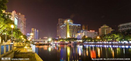 江边夜景图片