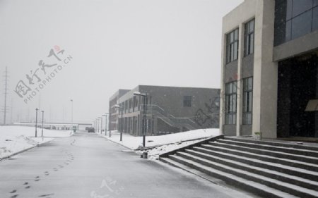 大雪厂房图片