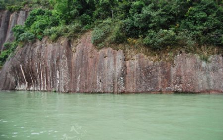 高山碧水图片