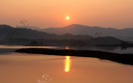 红霞落日图片