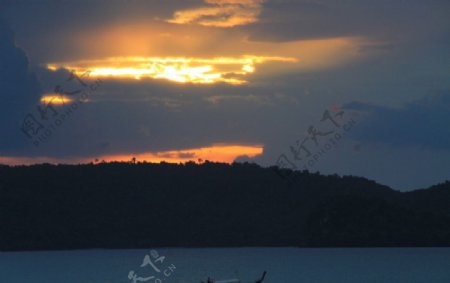 孤舟夕阳图片