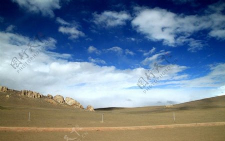 西藏高原蓝天图片
