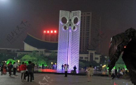 风筝广场纪念塔图片