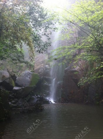莫干山瀑布图片