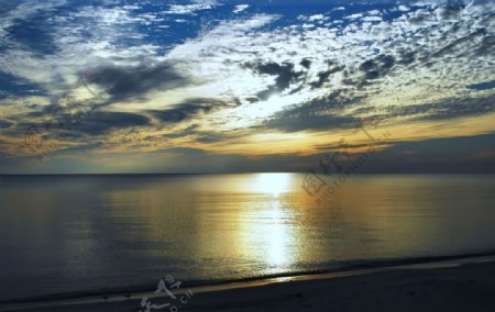 夕阳海洋景色图片