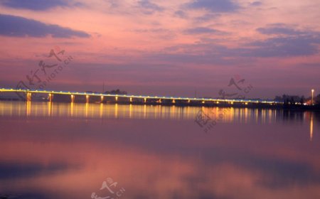 台儿庄运河大桥亮化夜景图片