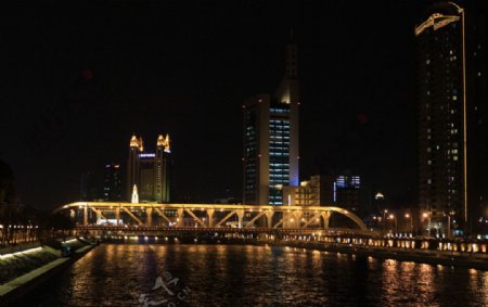 天津海河进步桥夜景图片