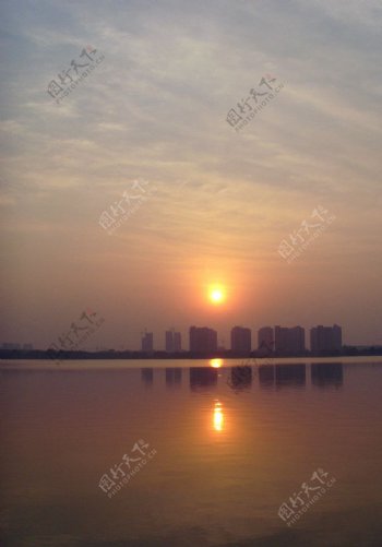 清晨瓜渚湖图片