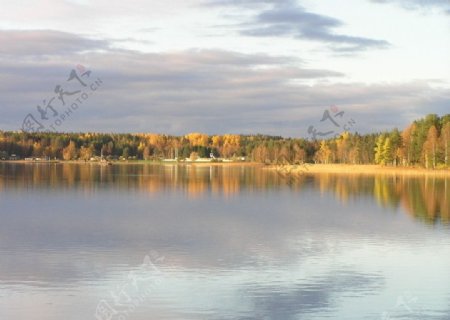 秋季湖泊图片