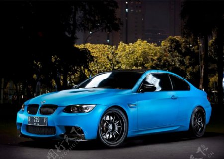 BMWM3蓝色宝马汽车图片