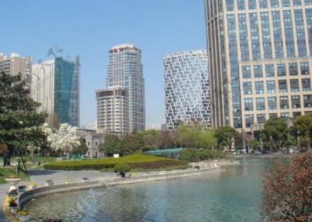 上海公园湖边图片