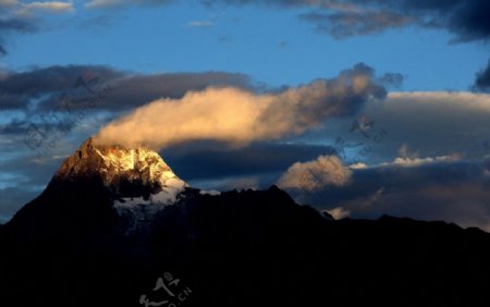 山水风景风景名胜自然风景旅游印记西藏山峰图片