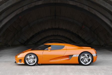 Koenigsegg跑车侧面图片