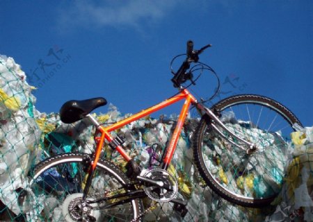 骑行山地自行车图片