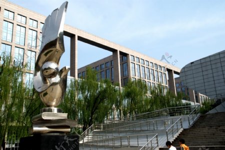 北京航空航天大学新楼侧面图片