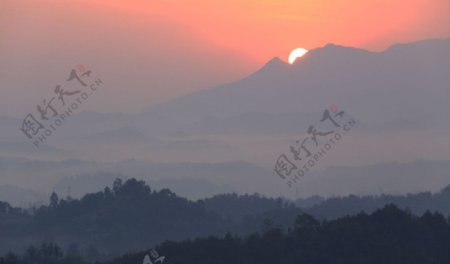 日出东山图片