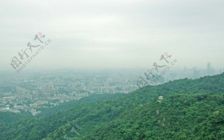 广州白云山雨雾风景图片