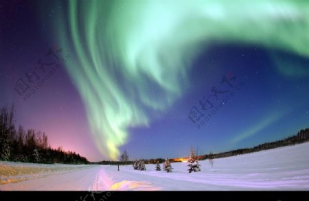 埃爾森空軍基地拍攝到的北極光图片