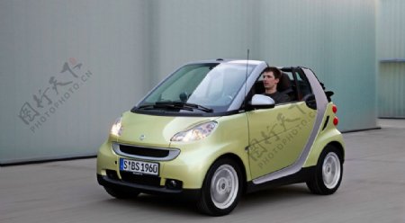 SMART汽车公司QQ型电动轿车图片