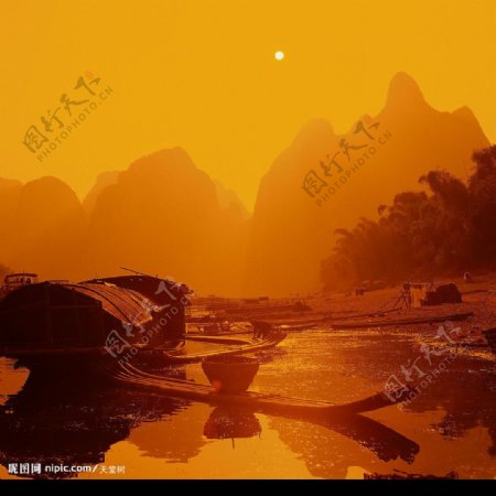 早晨的桂林山水图片