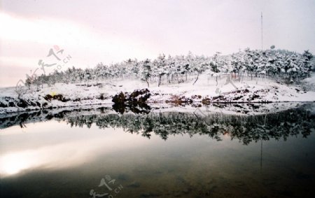 赤眉山雪景图片