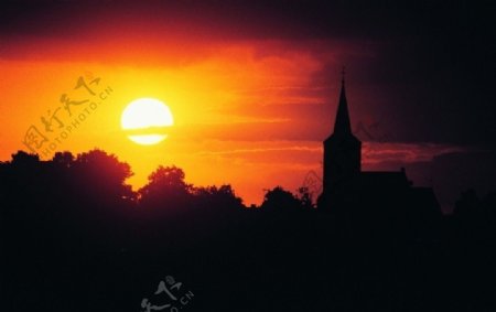 红云夕阳图片