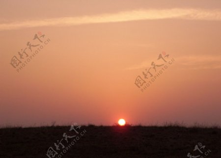草原太阳图片