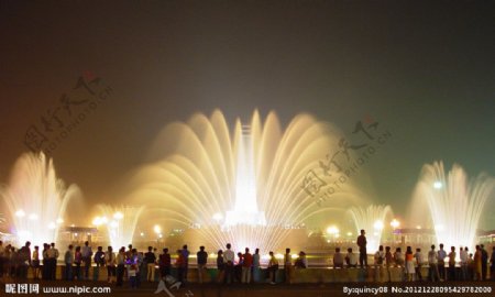 萍乡秋收起义广场喷泉图片